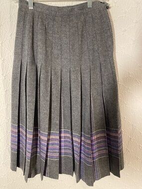 Vintage Flawless Pendleton Gray Pleated Midi Skirt with Purple & Pink Stripe Hem